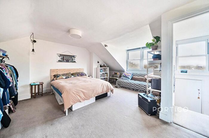 2 Bedroom Apartment For Sale In Becondale Road, London, SE19