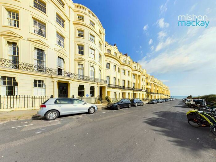 1 Bedroom Flat To Rent In Brunswick Square Hove, BN3