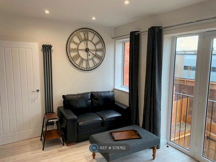 1 Bedroom Flat To Rent In Overstone Road, Northampton, NN1