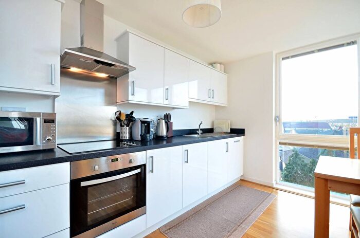 2 Bedroom Flat To Rent In Great West Quarter, Brentford, TW8