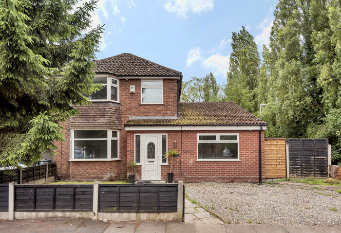 3 Bedroom Semi-Detached House To Rent In Farm Lane, Worsley, Manchester, M28