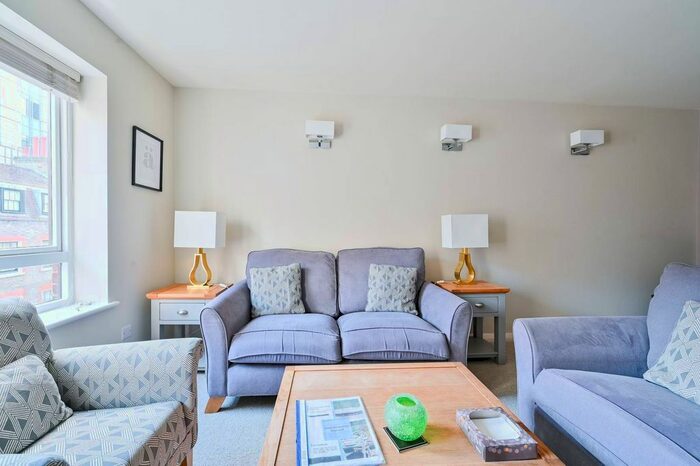 2 Bedroom Flat To Rent In Craven Street, Covent Garden, London, WC2N