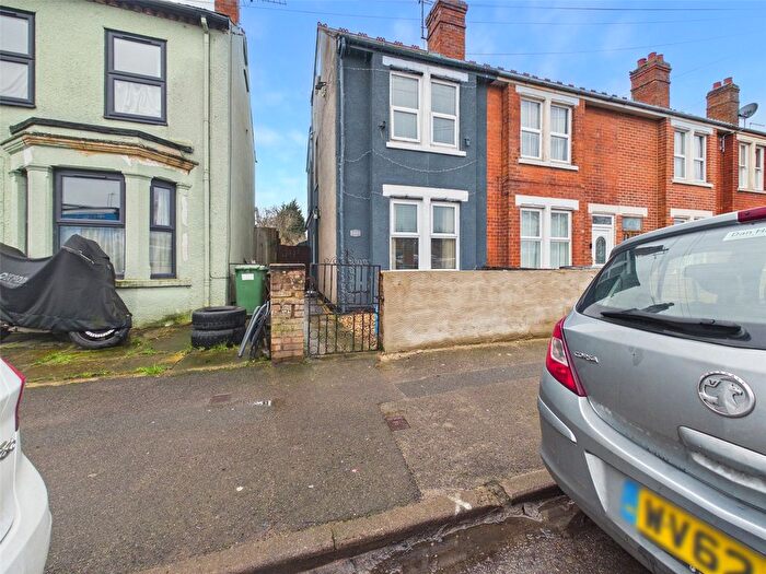 2 Bedroom End Terrace House For Sale In Linden Road, Gloucester, Gloucestershire, GL1