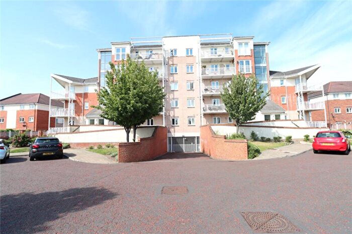 2 Bedroom Flat For Sale In Kingfisher Court, Dunston, Gateshead, NE11