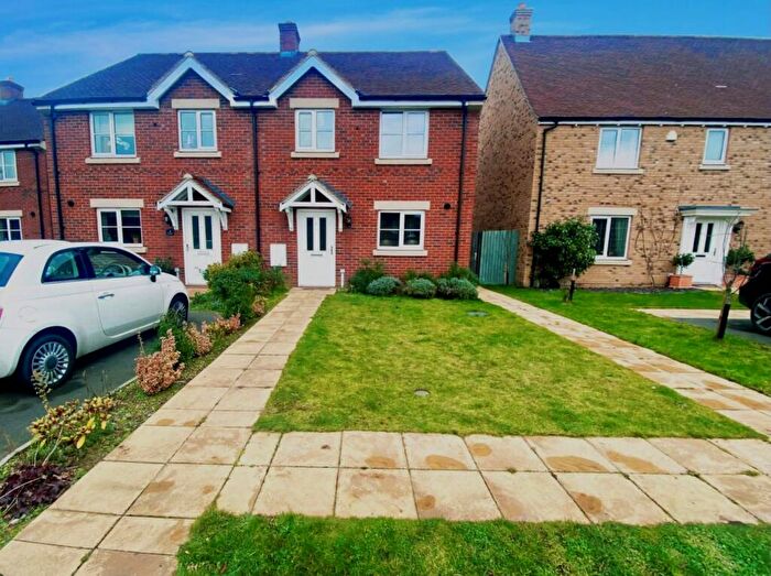3 Bedroom House To Rent In Thomas James Close, Elstow, MK42