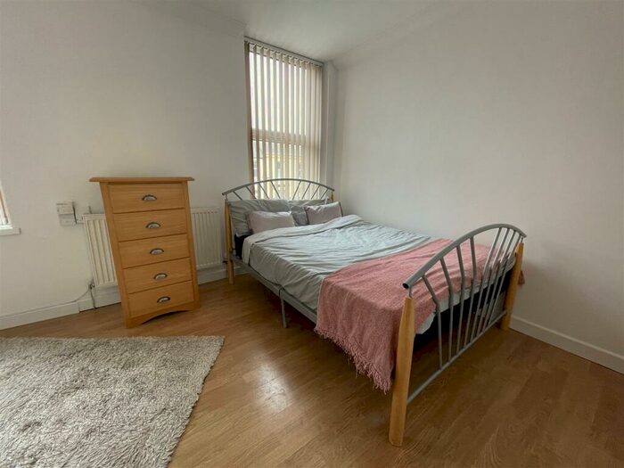 8 Bedroom Terraced House To Rent In Woodville Road, Cardiff, CF24