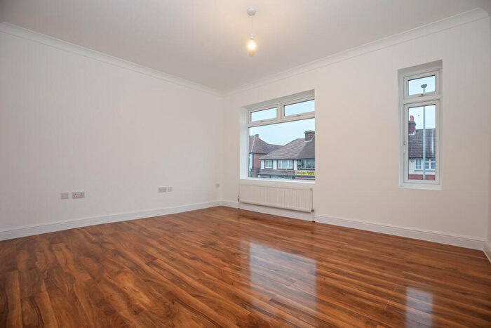 1 Bedroom Flat To Rent In Burlington Road, KT3