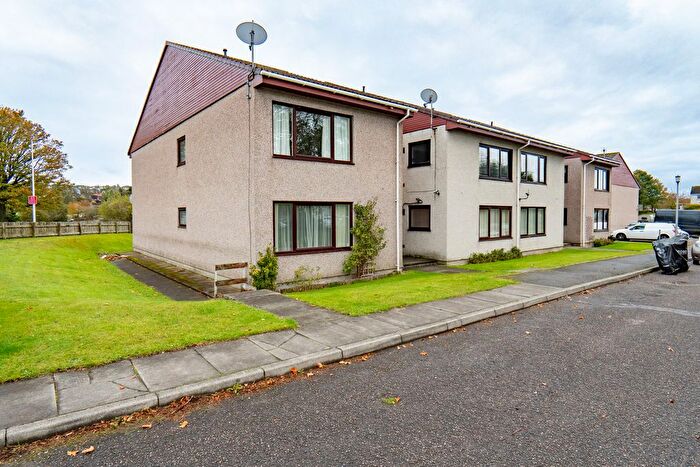 1 Bedroom Flat For Sale In Hilton Court, Inverness, IV2