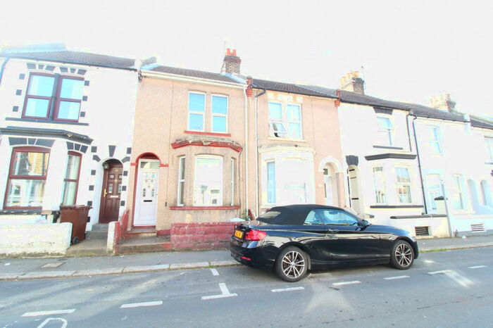 3 Bedroom Terraced House To Rent In Gordon Road, Gillingham, Kent, ME7