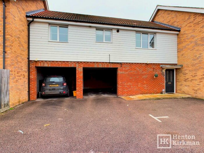 3 Bedroom Coach House To Rent In Markhams Chase, Basildon, Essex, SS15
