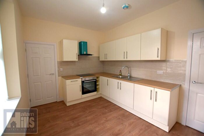 2 Bedroom Flat To Rent In Holme Lane, Sheffield, S6
