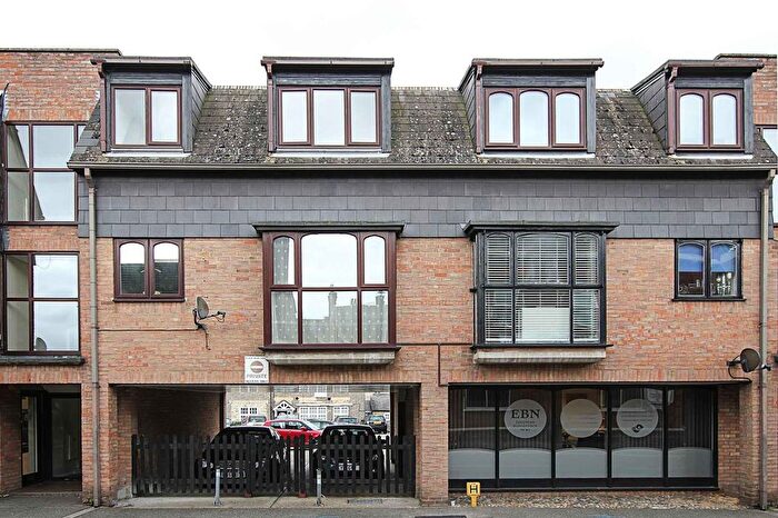 2 Bedroom Flat To Rent In High Street, Newmarket, CB8