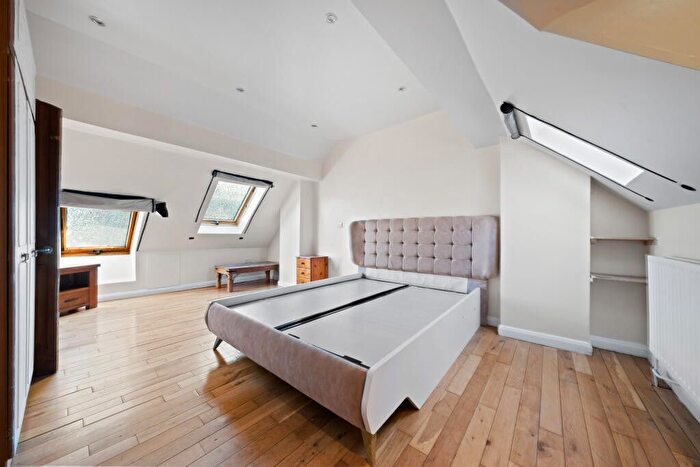 Studio To Rent In Croydon Road, Wallington, Surrey, SM6