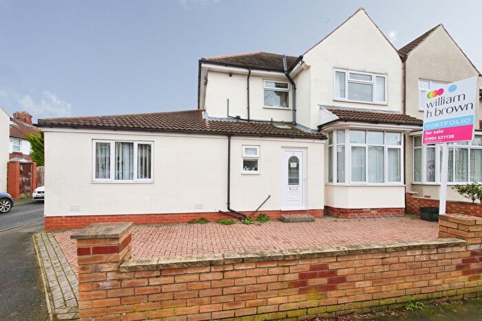 6 Bedroom Semi Detached House For Sale In Fifth Avenue, York, YO31