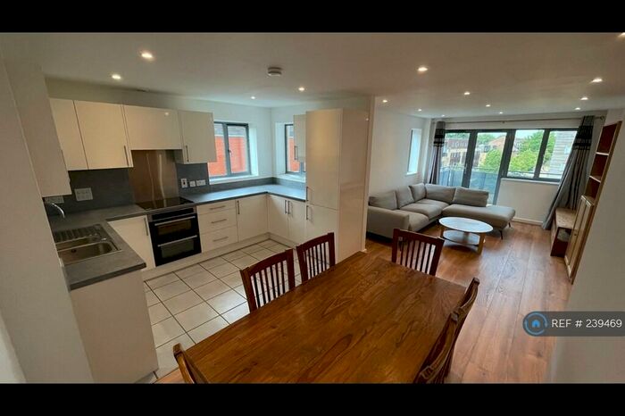 2 Bedroom Flat To Rent In Aqua House, London, NW10
