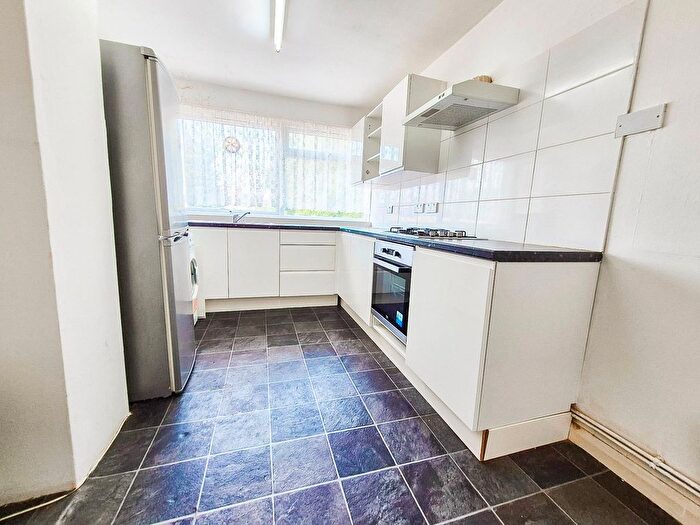 2 Bedroom Flat To Rent In Percy Road, Goodmayes, Essex, Uk, IG3