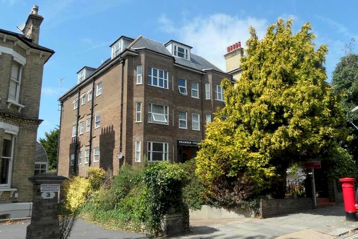 1 Bedroom Flat To Rent In Eaton Gardens, Hove, BN3