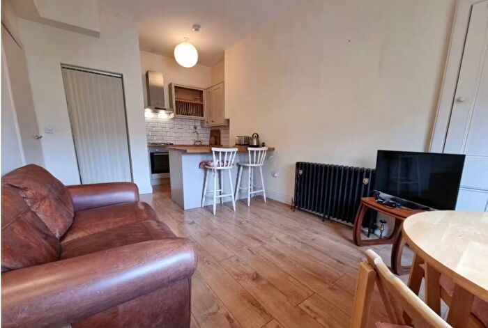 2 Bedroom Flat To Rent In Blackwood Crescent, Edinburgh, EH9