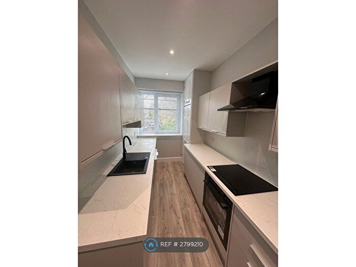 2 Bedroom Flat To Rent In Kintore Place, Aberdeen, AB25