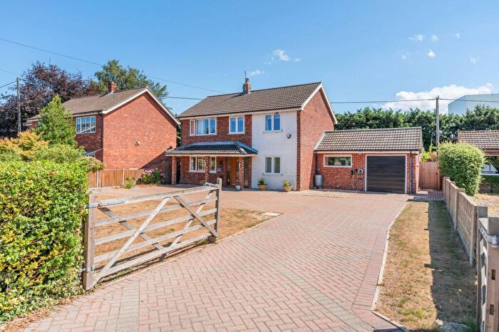 4 Bedroom Detached House For Sale In Station Road, Worstead, NR28