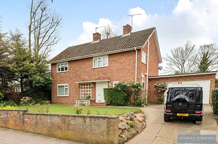 4 Bedroom Detached House For Sale In Main Road, Gidea Park, RM2