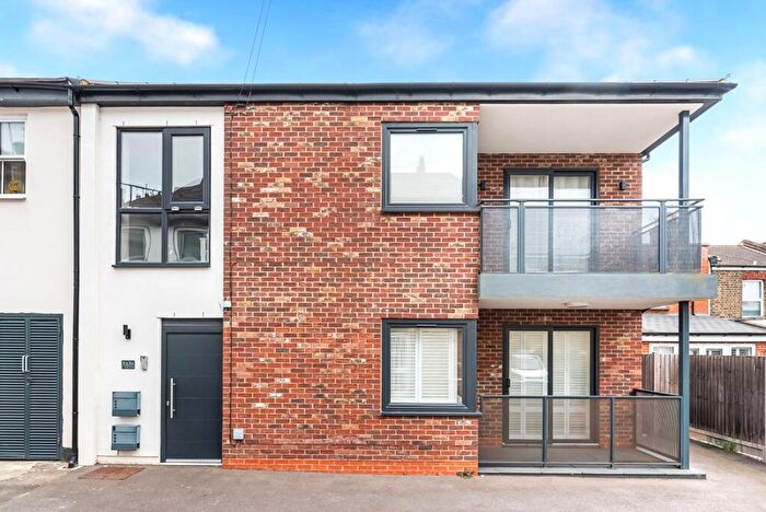 1 Bedroom Flat For Sale In Cart Lane, London, E4