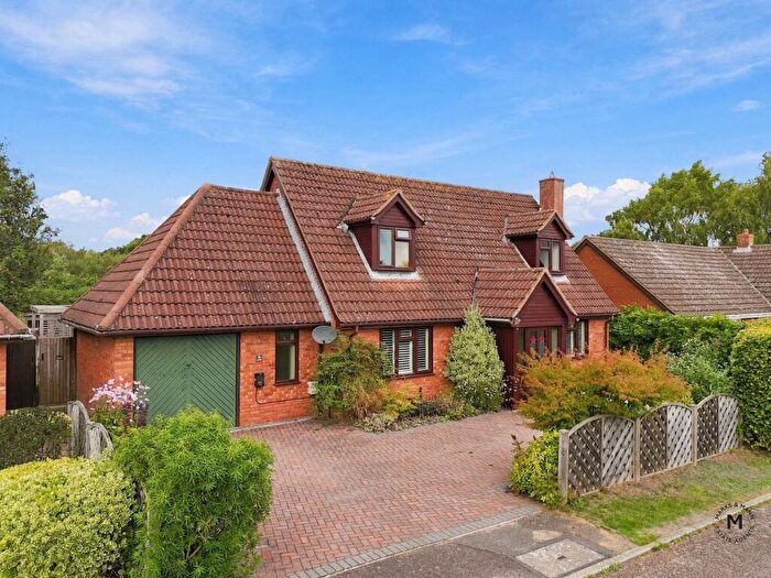 3 Bedroom Chalet For Sale In The Oaks, Martlesham Heath, IP5