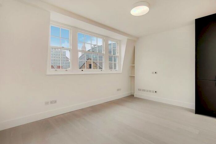 2 Bedroom Flat To Rent In Wilfred Street, Westminster, London, SW1E
