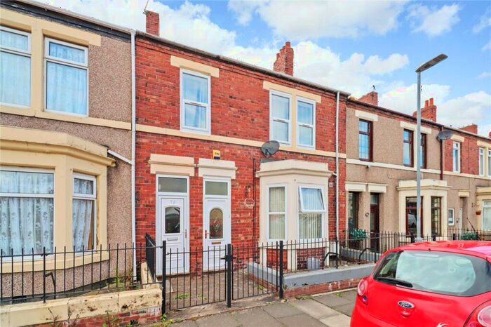 2 Bedroom Flat To Rent In Dunston Road, Duston, Gateshead, Tyne And Wear, NE11