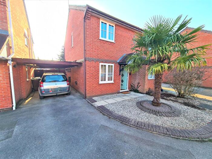 2 Bedroom Detached House To Rent In Cropton Crescent, Nottingham, NG8