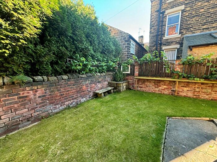 1 Bedroom Terraced House To Rent In Harrogate Road, Leeds, West Yorkshire, LS17