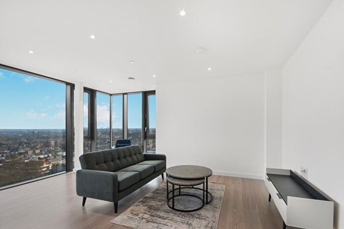 2 Bedroom Flat To Rent In City North Place London, N4