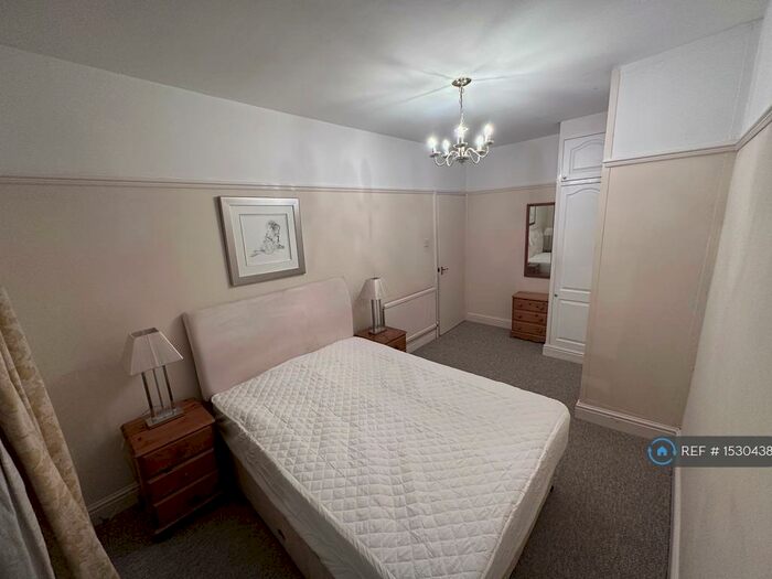 1 Bedroom Flat To Rent In Belmont House, Swindon, SN1