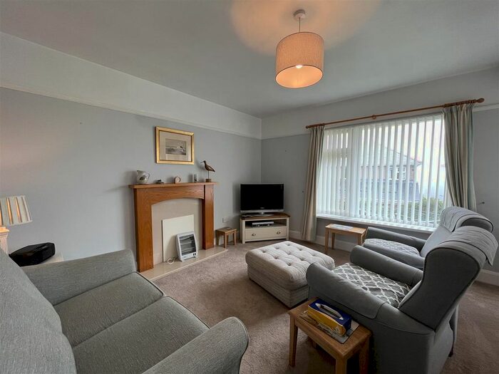 2 Bedroom Detached Bungalow To Rent In Lariggan Crescent, Penzance, Penzance, TR18