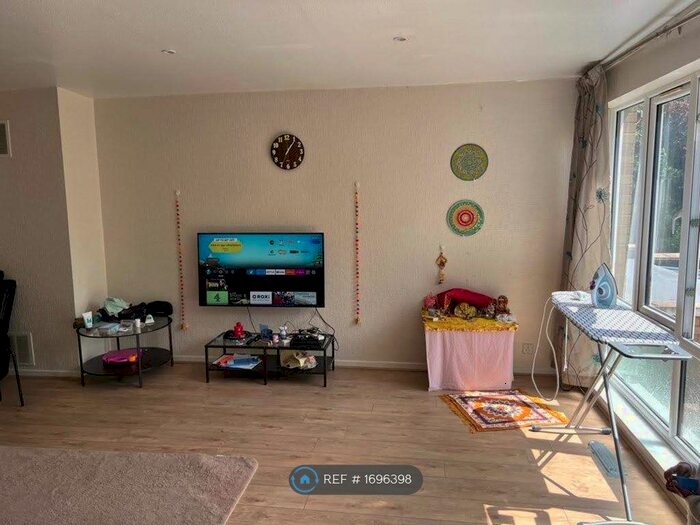 4 Bedroom Terraced House To Rent In Turnpike Link, Croydon, CR0