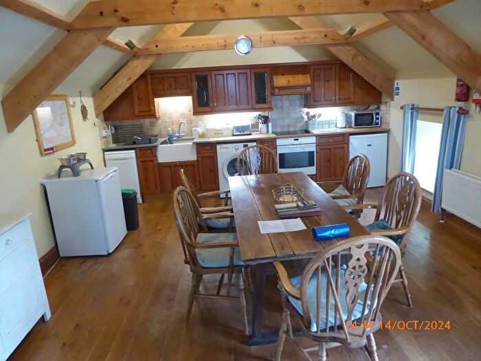 2 Bedroom Cottage To Rent In Llansteffan, Carmarthen, SA33