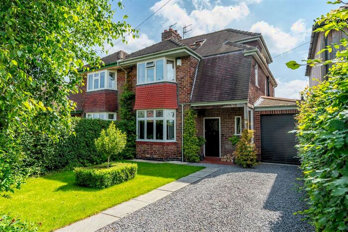 4 Bedroom Semi-Detached House To Rent In Hempland Lane, York, YO31