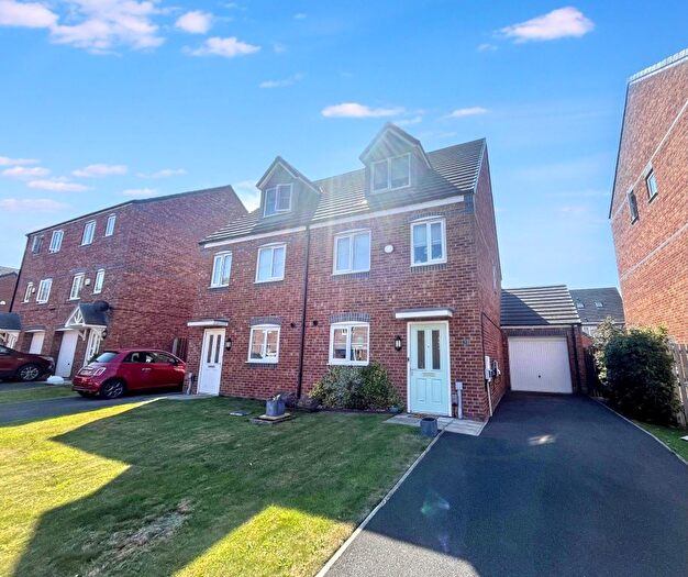 3 Bedroom Town House For Sale In Scholars Rise, Middlesbrough, TS4