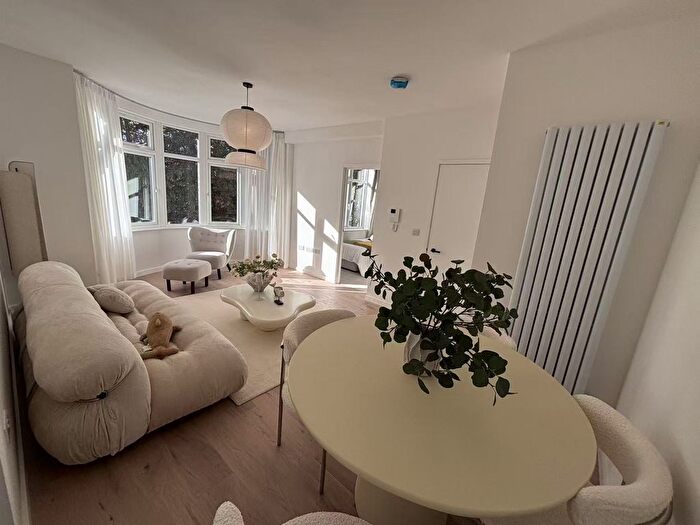 2 Bedroom Flat To Rent In Boston Road, Ealing, London, W7