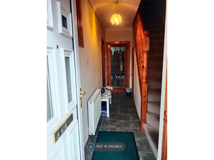 2 Bedroom Flat To Rent In Baird Place, Bellshill, ML4