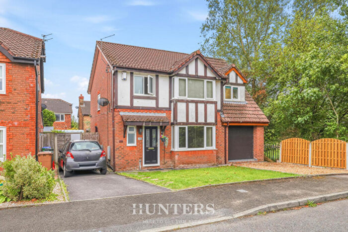4 Bedroom Detached House For Sale In Tenbury Drive, Alkrington, Manchester, M24