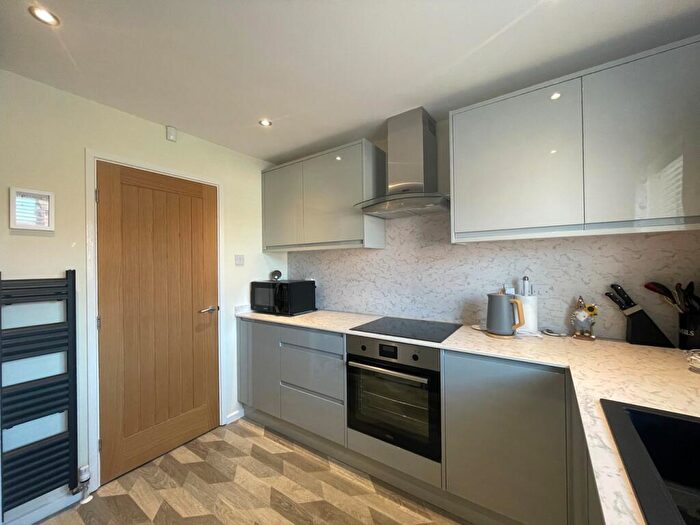 2 Bedroom Bungalow For Sale In Pasture Close, Armthorpe, Doncaster, DN3