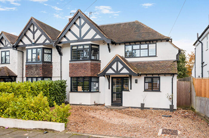 4 Bedroom Semi Detached House For Sale In Kingsway, Petts Wood, Orpington, BR5