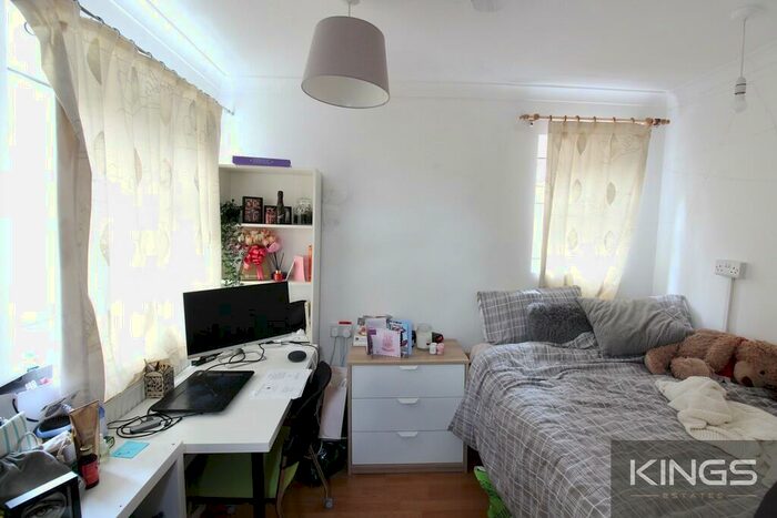 6 Bedroom Semi-Detached House To Rent In Mayfield Road, SO17