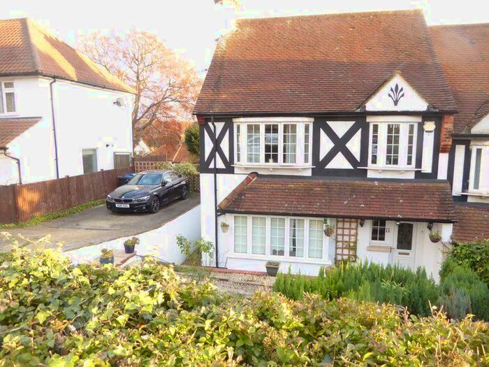 3 Bedroom Semi-Detached House To Rent In Purley, CR8