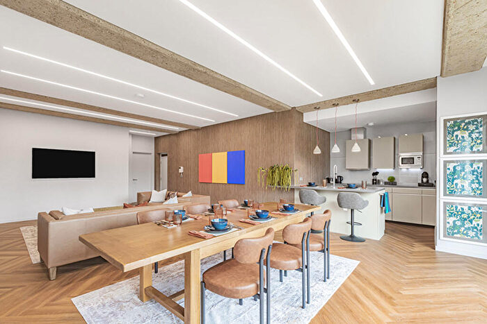 2 Bedroom Apartment To Rent In Shoreditch High Street, Shoreditch, London, E1