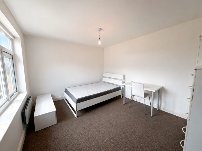 1 Bedroom Flat To Rent In Roundhouse Road, CV3