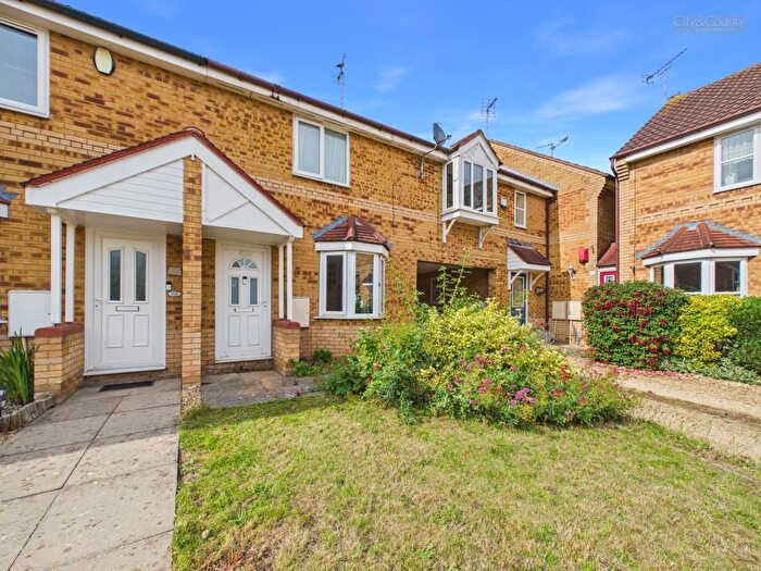 2 Bedroom Terraced House For Sale In Meadenvale, Peterborough, PE1