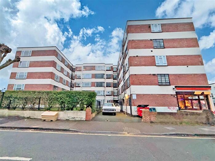1 Bedroom Flat For Sale In Upper Clapton Road, Clapton, E5