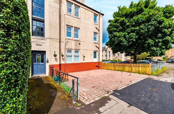 2 Bedroom Flat For Sale In St. Clair Road, Edinburgh, Midlothian, EH6